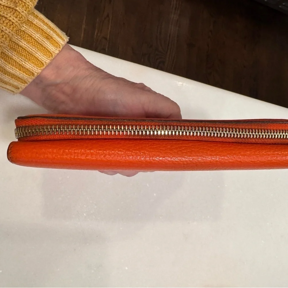 GUCCI women’s long wallet interlocking G pebbled leather Orange EUC